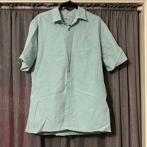 Men’s shirt, size large Sage color
